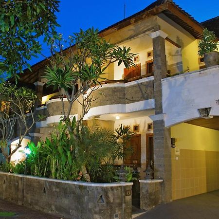 Taman Ayu 212 Hotel Denpasar Eksteriør billede
